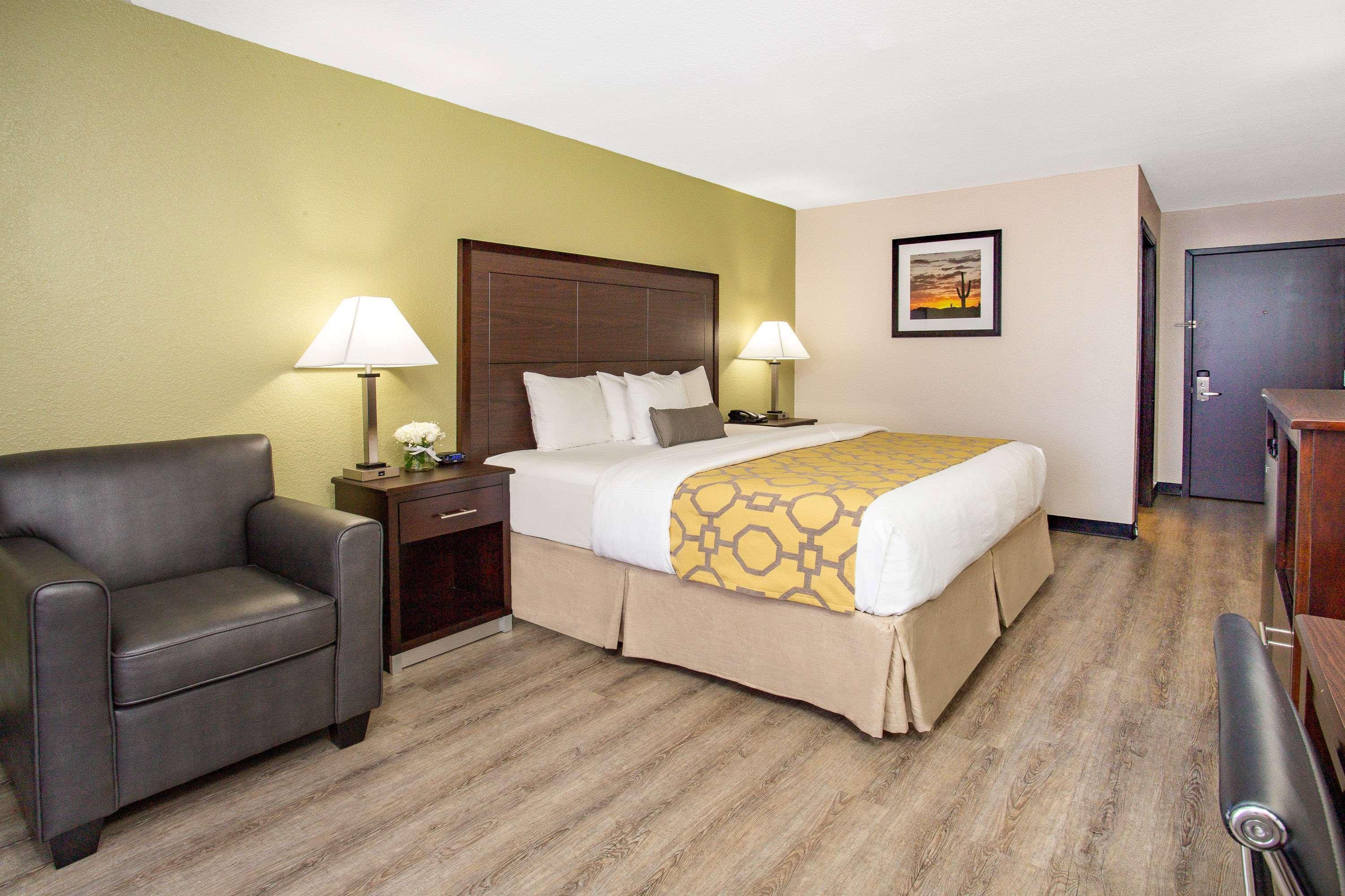 Baymont By Wyndham Phoenix I-10 Near 51St Ave Kültér fotó